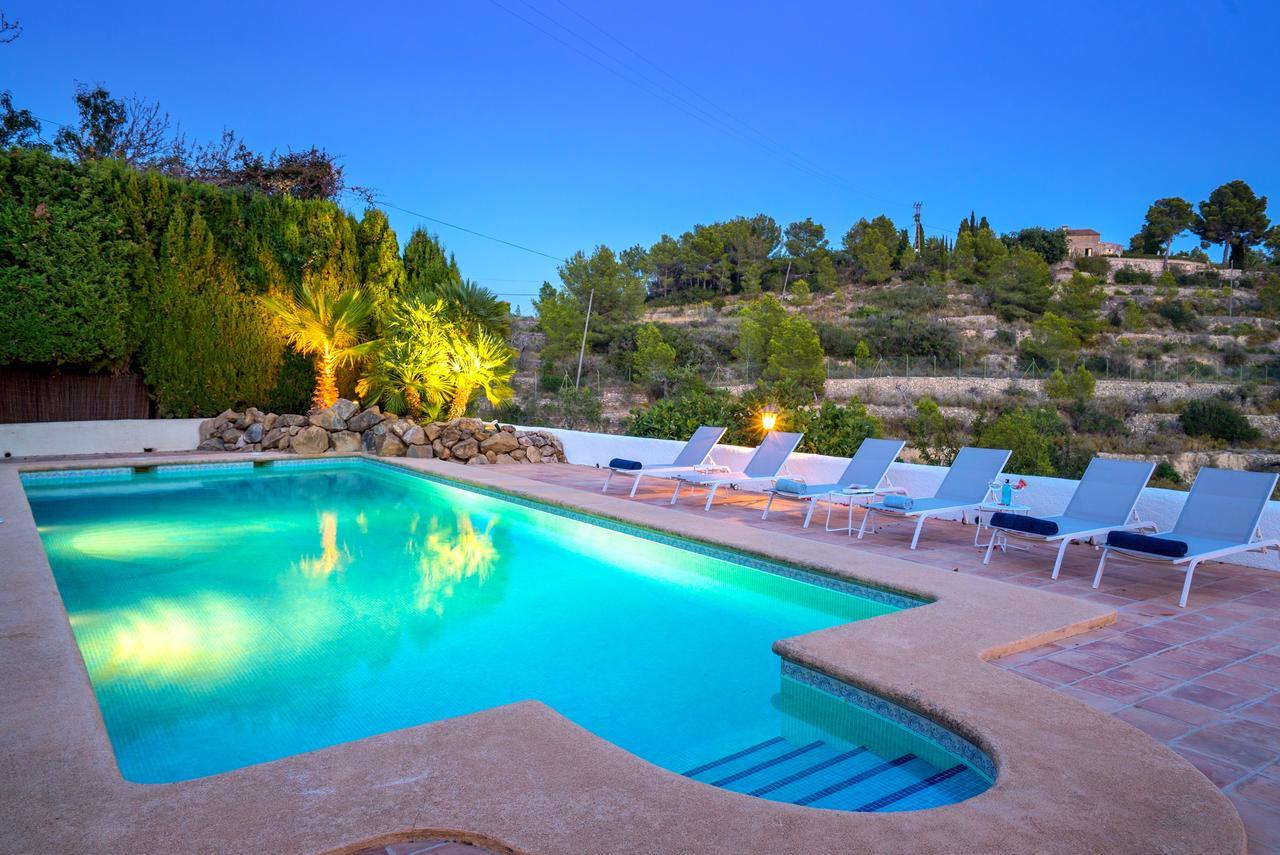 Mimosa Villa *